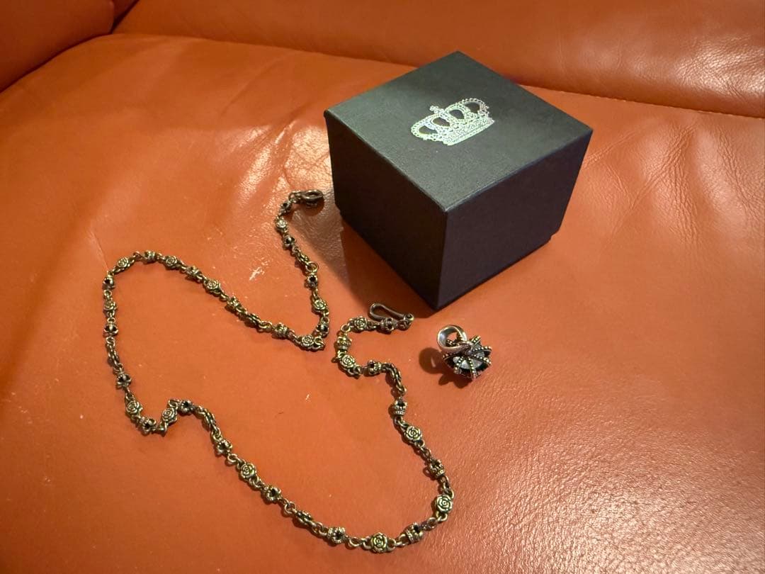 ジャスティンデイビス　ROSE&CROWN 50センチ　クラウンチャーム