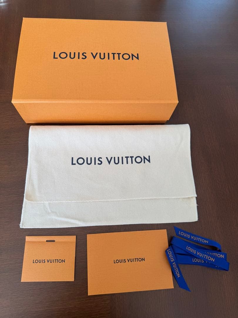 ルイ・ヴィトン　アルファ・ウェアラブルウォレット