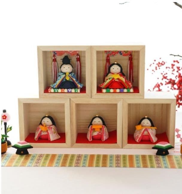 送料無料 ￥24200➡️￥19840 好みに重ねて楽しむ 桐箱入り雛飾りセット