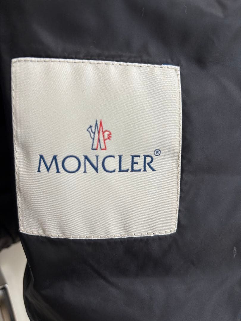 Moncler モンクレール ライトダウンジャケット