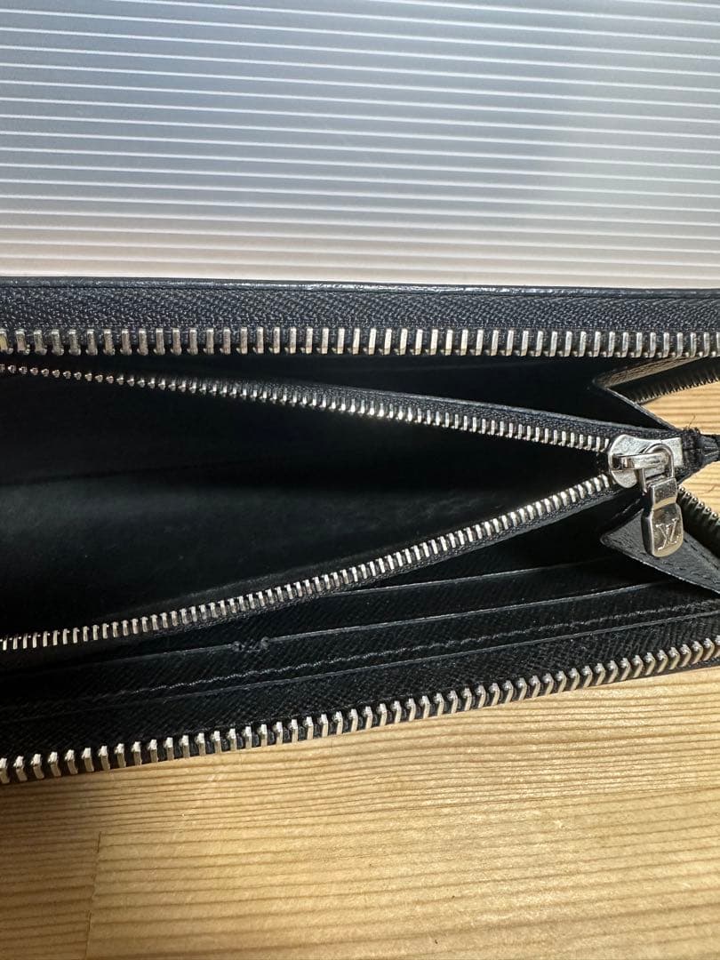 Louis Vuitton エピライン ブラック長財布