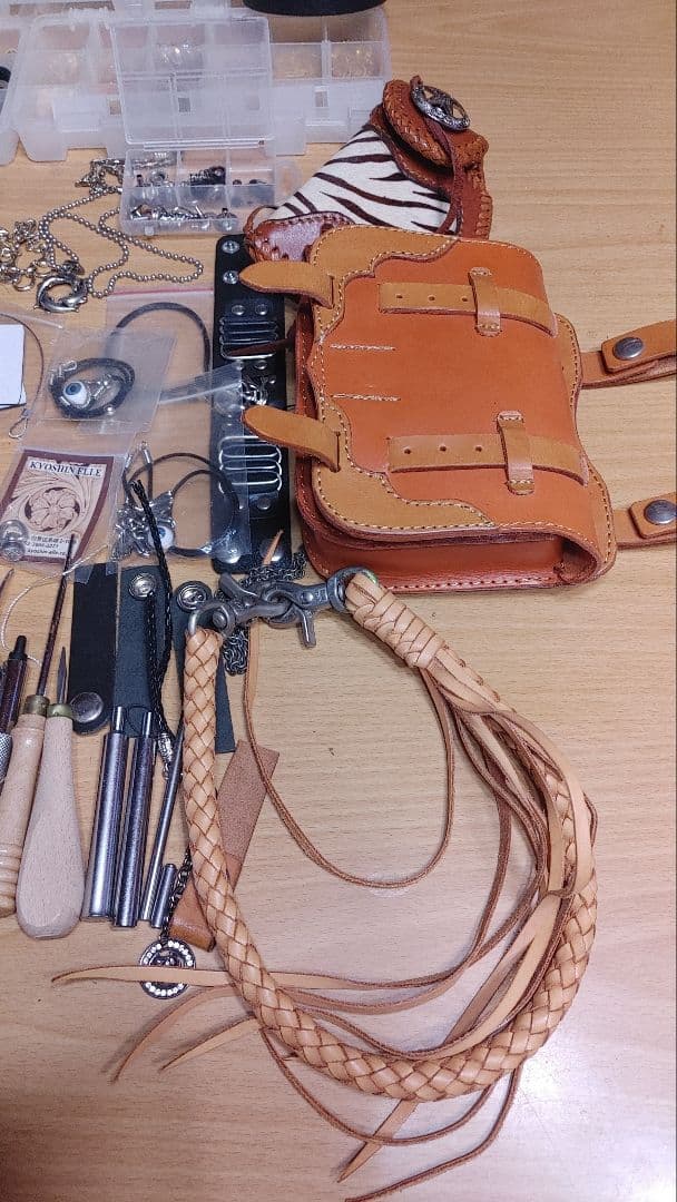 アクセサリーとレザークラフト工具セット