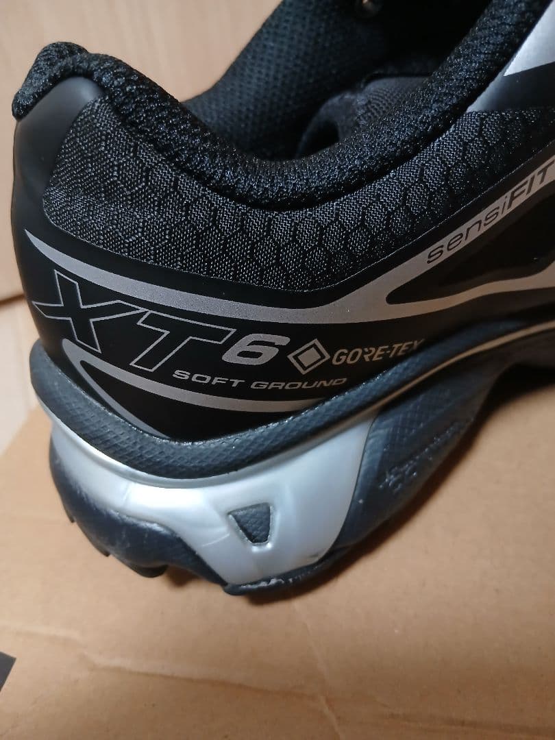 チョコ　Salomon XT-6 GTX ブラック/シルバー