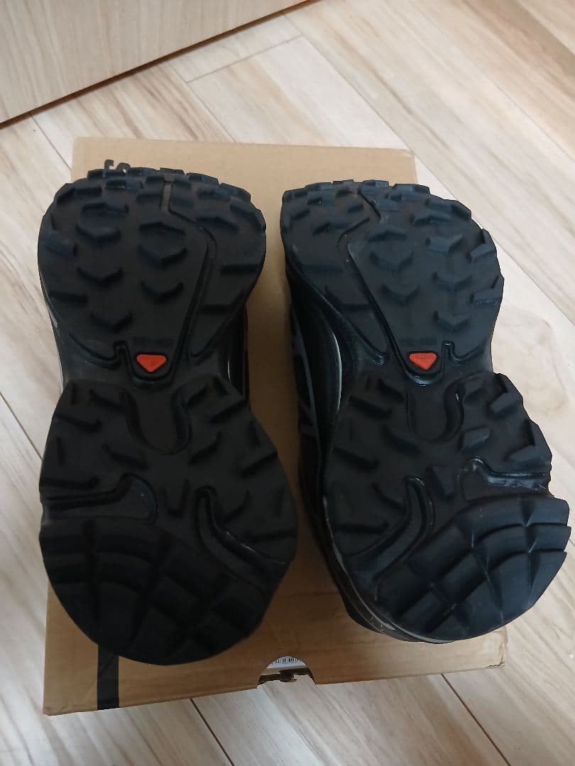 チョコ　Salomon XT-6 GTX ブラック/シルバー