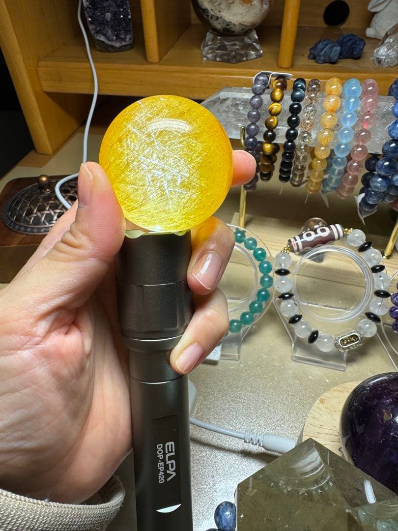 ゴールドルチルクォーツ　スフィア　金運上昇　天然石　パワーストーン