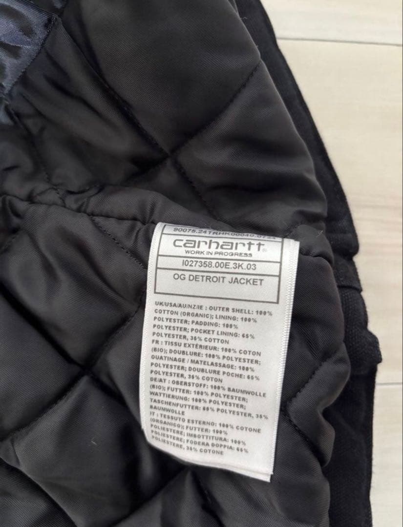 カーハート　デトロイトジャケット ブラック