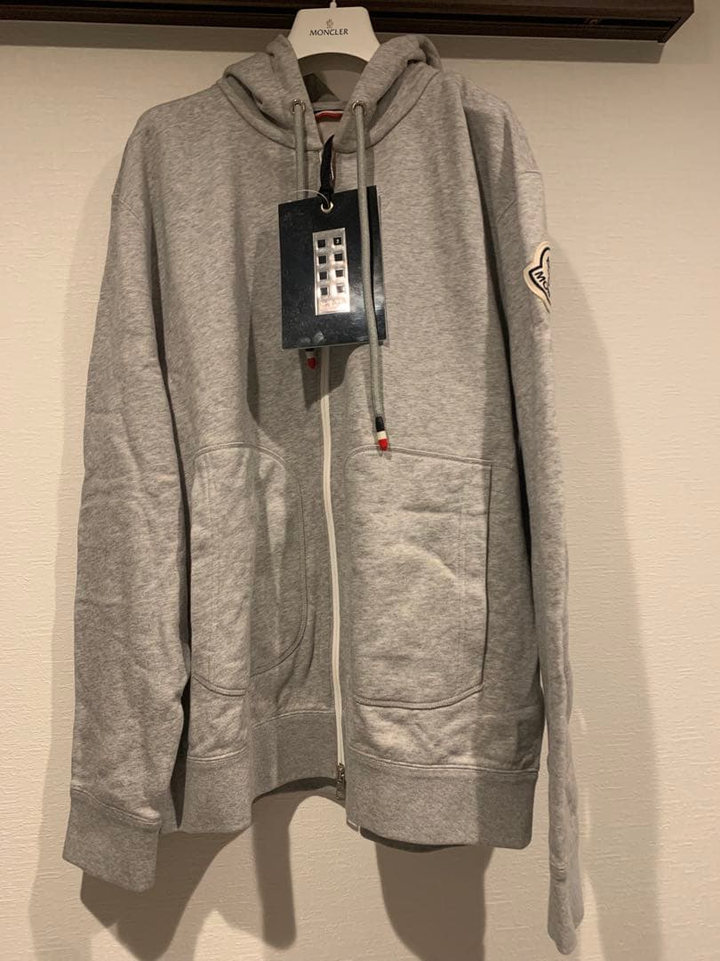新品未使用　国内正規店購入　MONCLER ジップパーカー　モンクレール