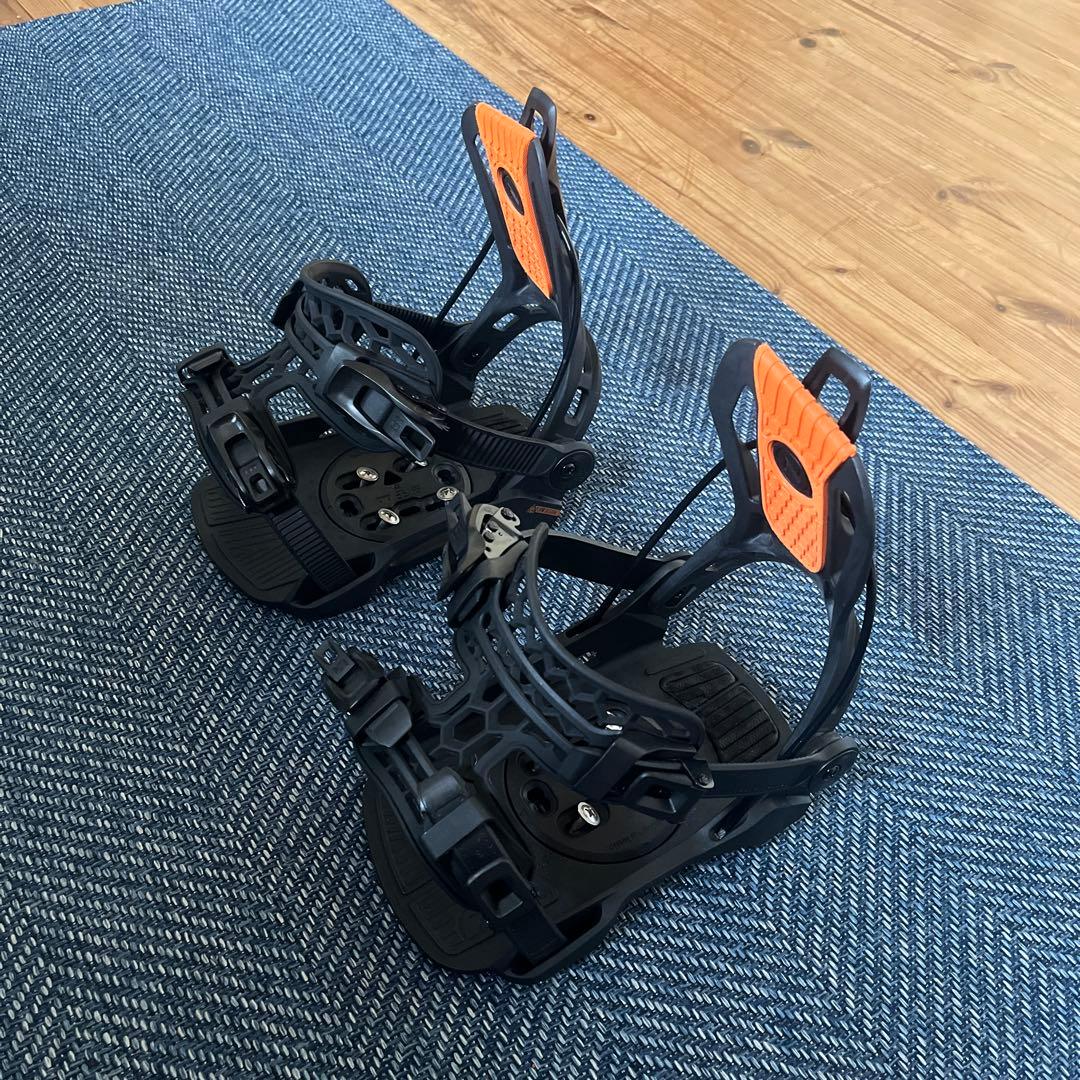 スノーボードビンディング ブラック/オレンジ