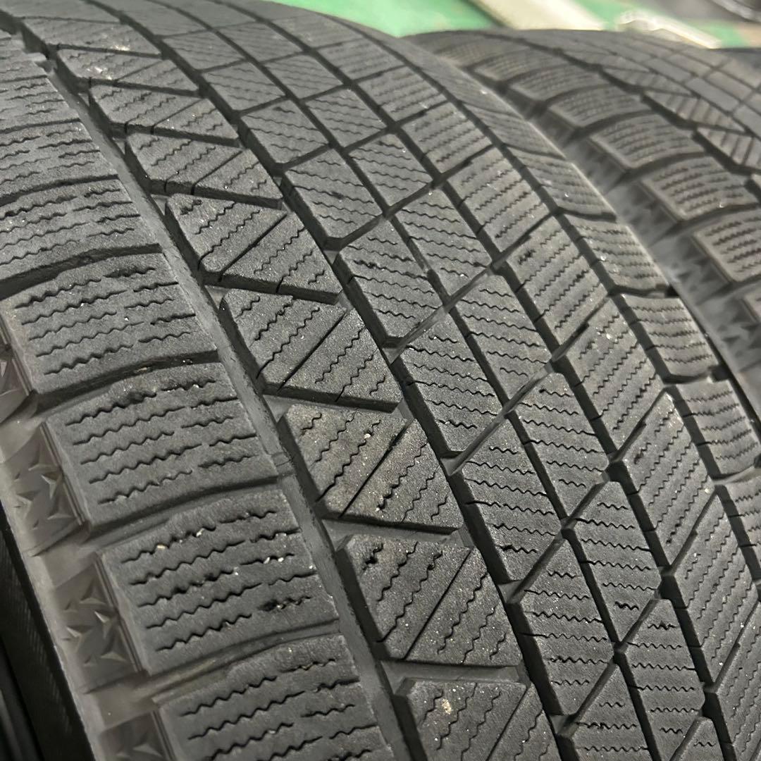 中古スタッドレス225/50R18ブリザックVRX3　C-HR、カローラクロス等