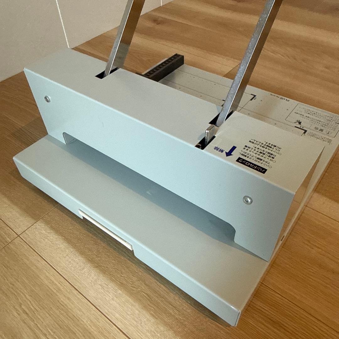 PLUS 裁断機 A4対応　PK-513L