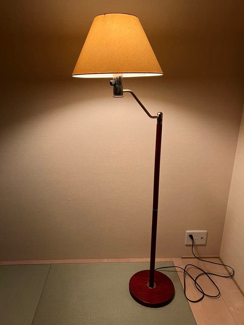 ③フロアスタンド　木製　首振り機能付