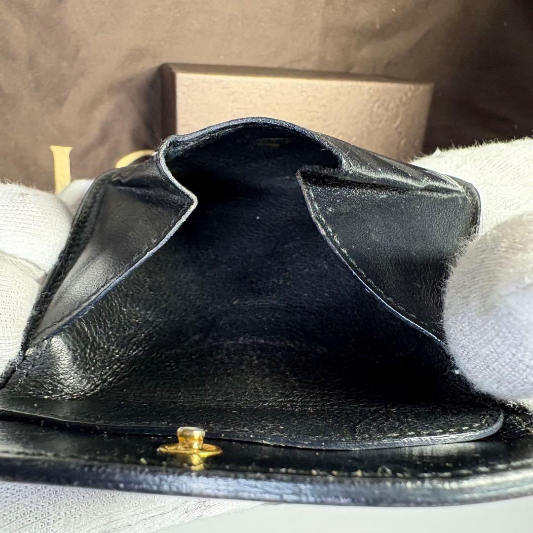 美品　グッチGUCCI ケース　カードお札　黒レザー フラップ式 ロゴ刻印