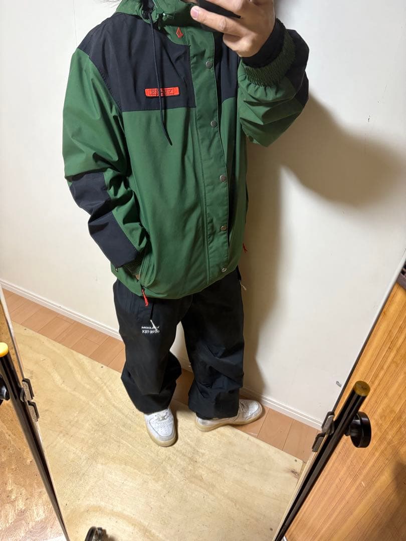 VOLCOM スノーボード VOLCOM ウェア アーサーロンゴ ボルコム 雪山