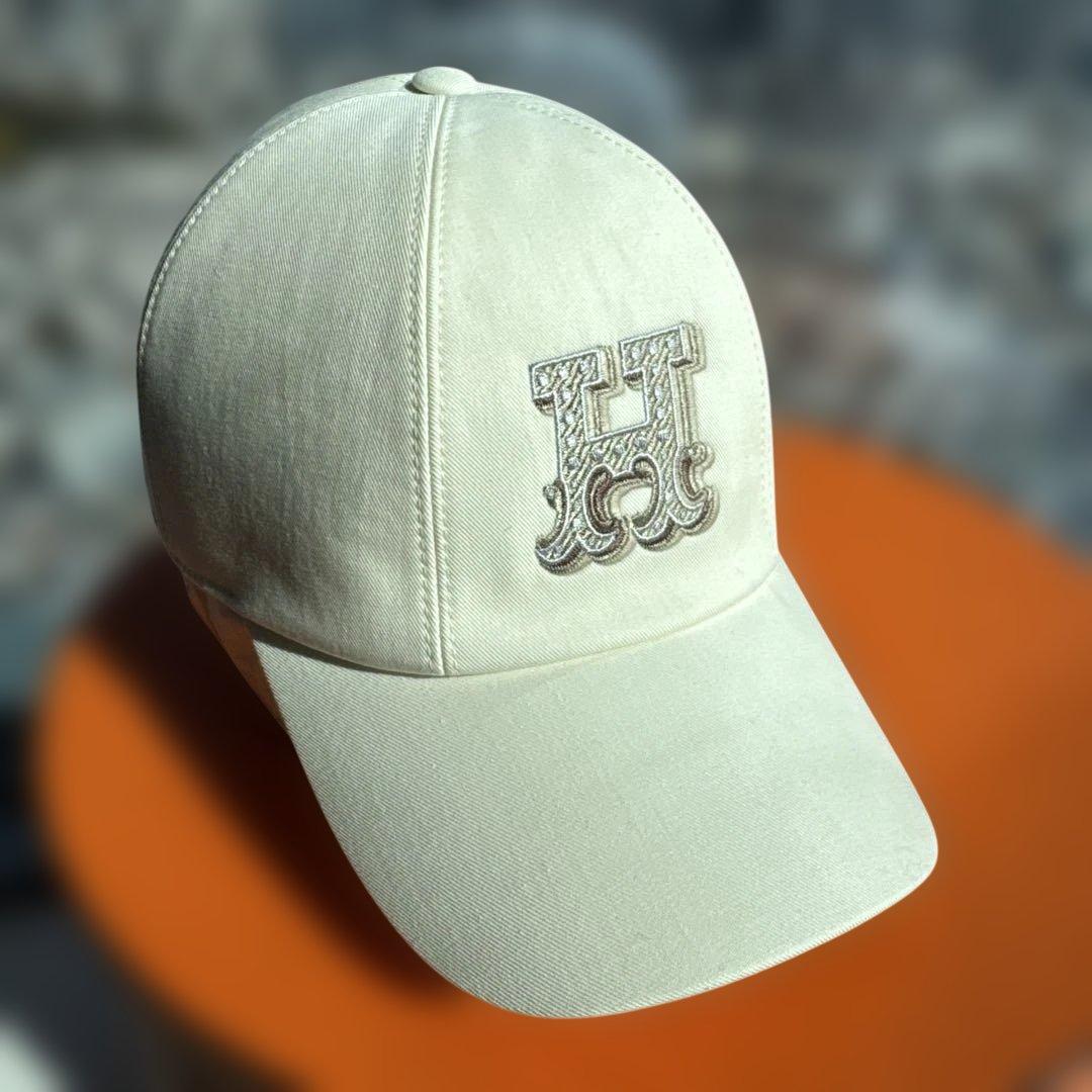 エルメス　キャップ58 白　新品　タグ付き