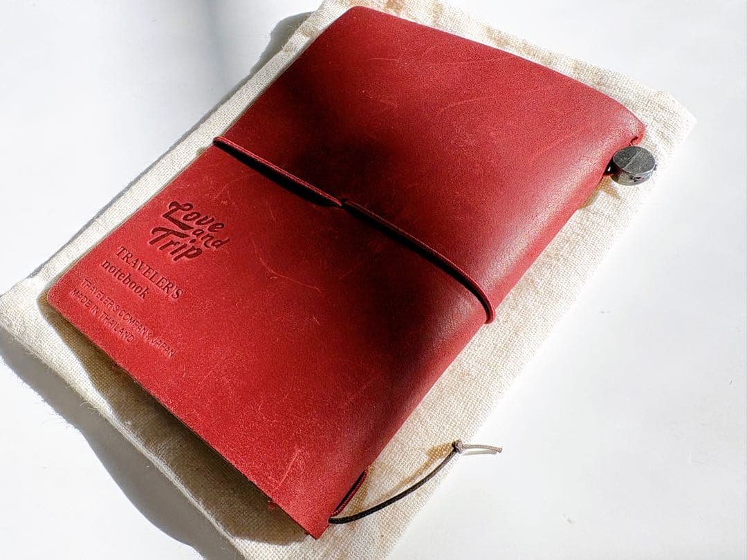 トラベラーズノート　レッド　パスポートサイズ　LOVE&TRIP カバーのみ