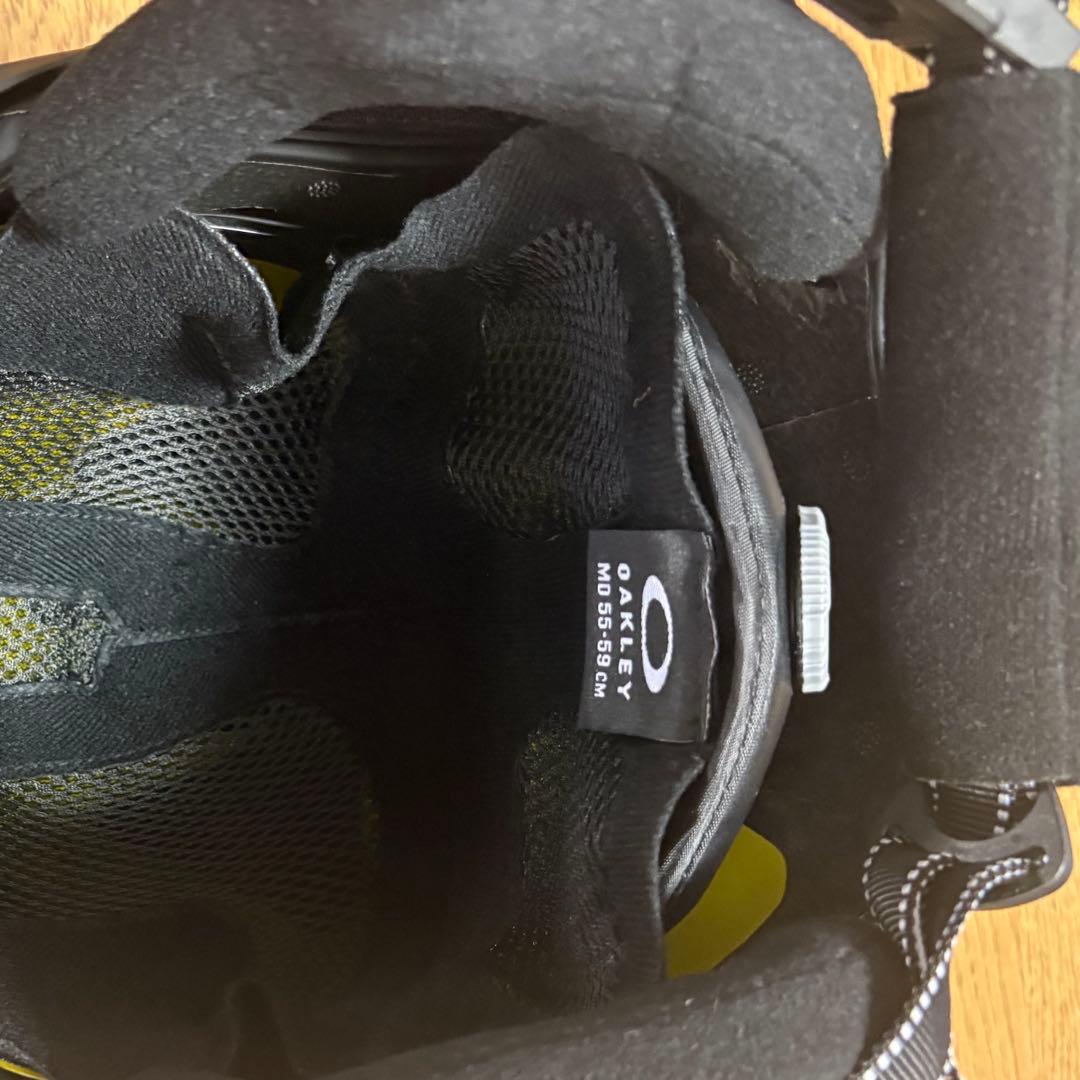 OAKLEY ヘルメット ブラック/カモフラージュ　Mサイズ