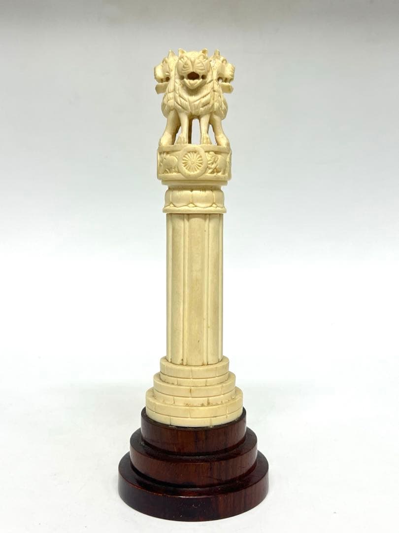 極上 獅子飾り　置物　重さ241g M—5