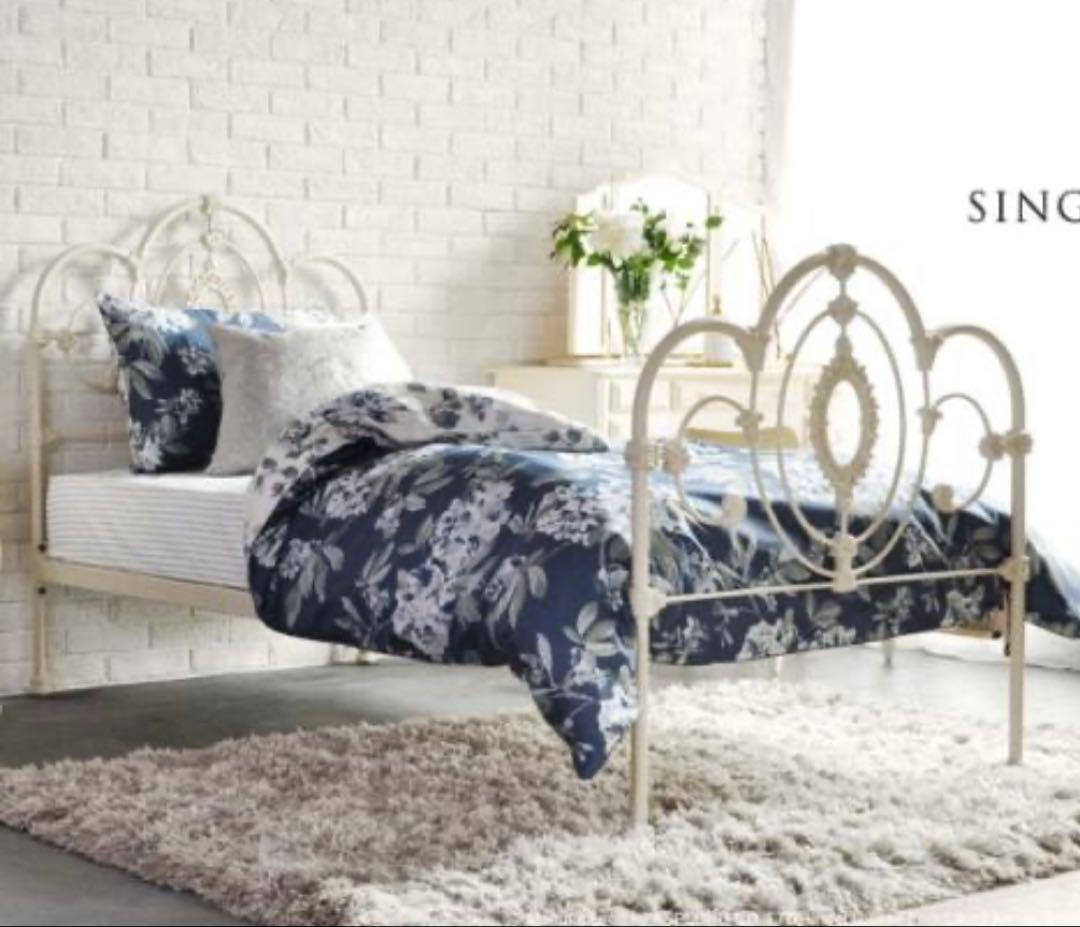 値下●Laura Ashley ローラアシュレイ ベッドフレーム ダブル ベッド