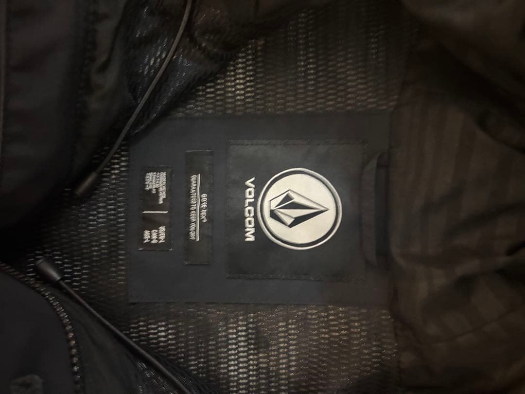 VOLCOM GORE-TEX ブラックジャケット　Lサイズ