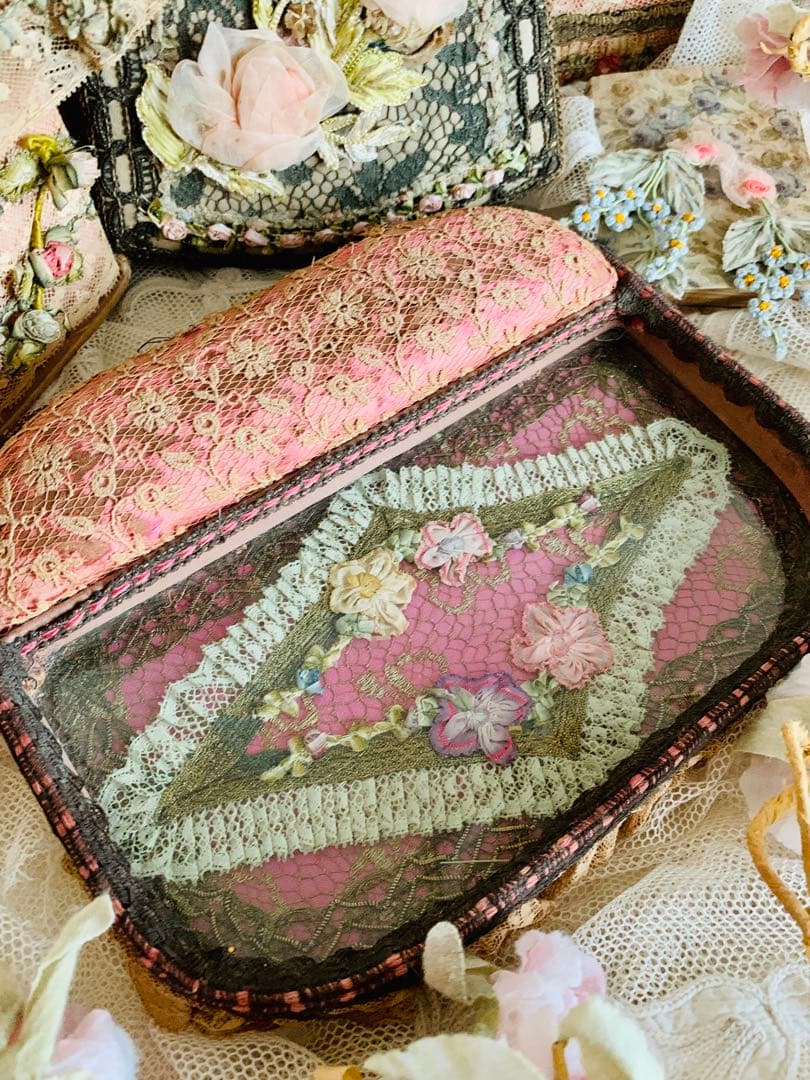 フランスアンティークピンクッション付ロココモチーフガラストレイ※メタルブレード