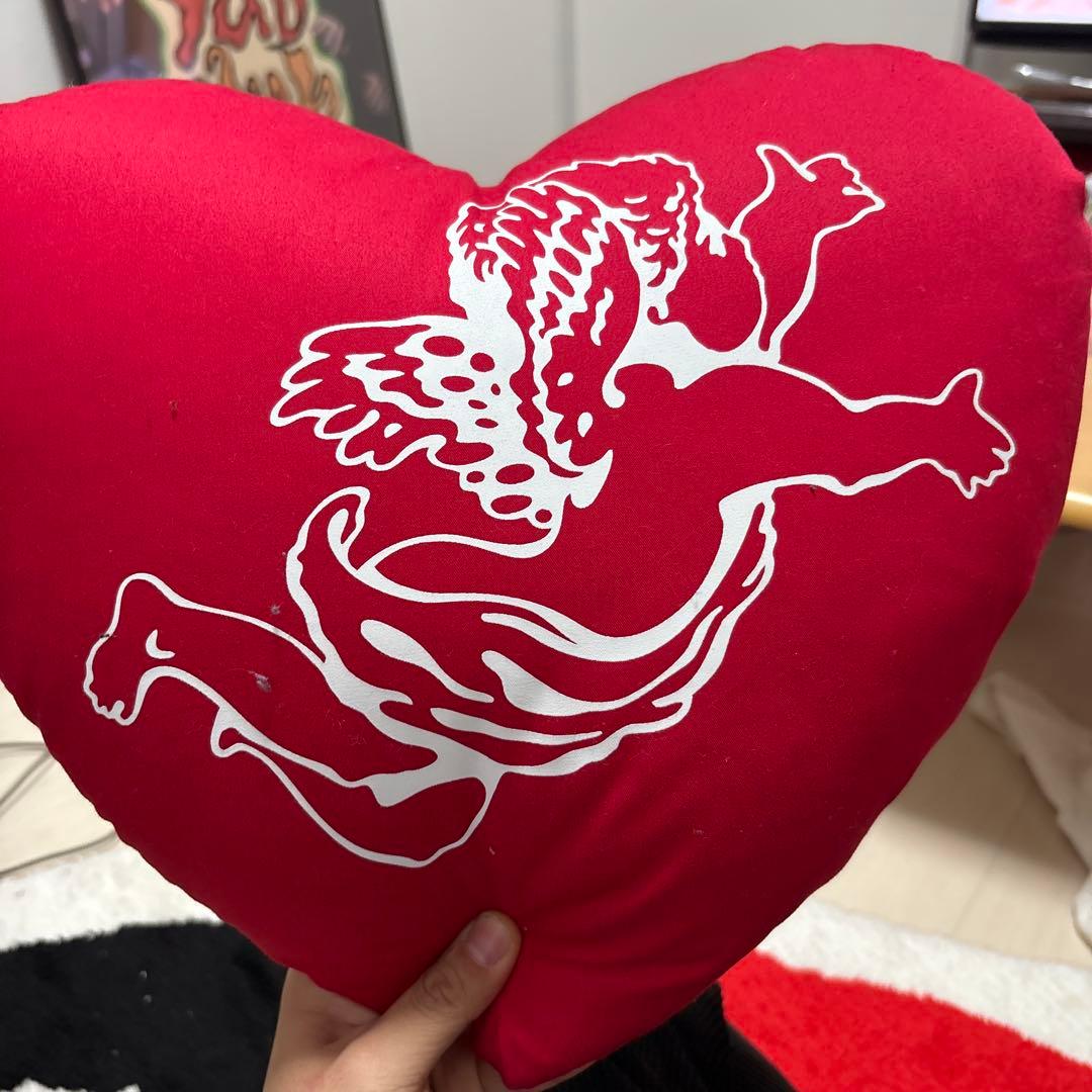 Girls Don't Cry ハートクッション VERDY GIFT SHOP