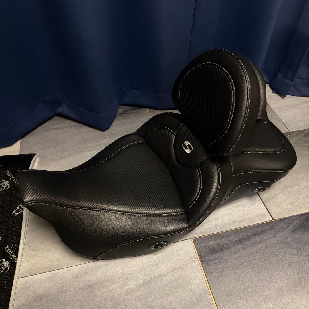 【Saddlemen】サドルマン　ロードソファシート　シートヒーター付き