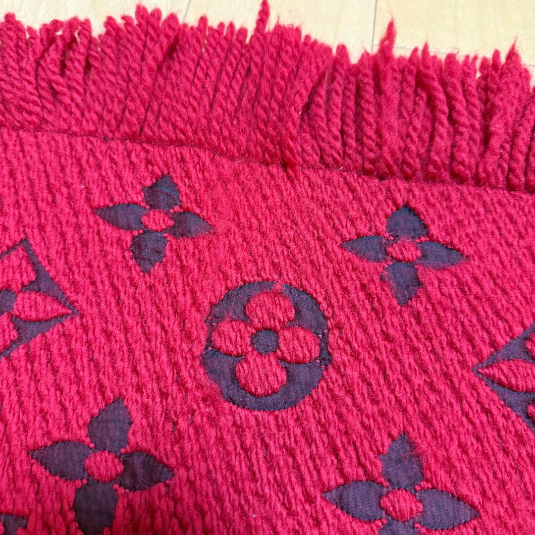 LOUIS VUITTON ルイヴィトン マフラー 赤 ロゴ