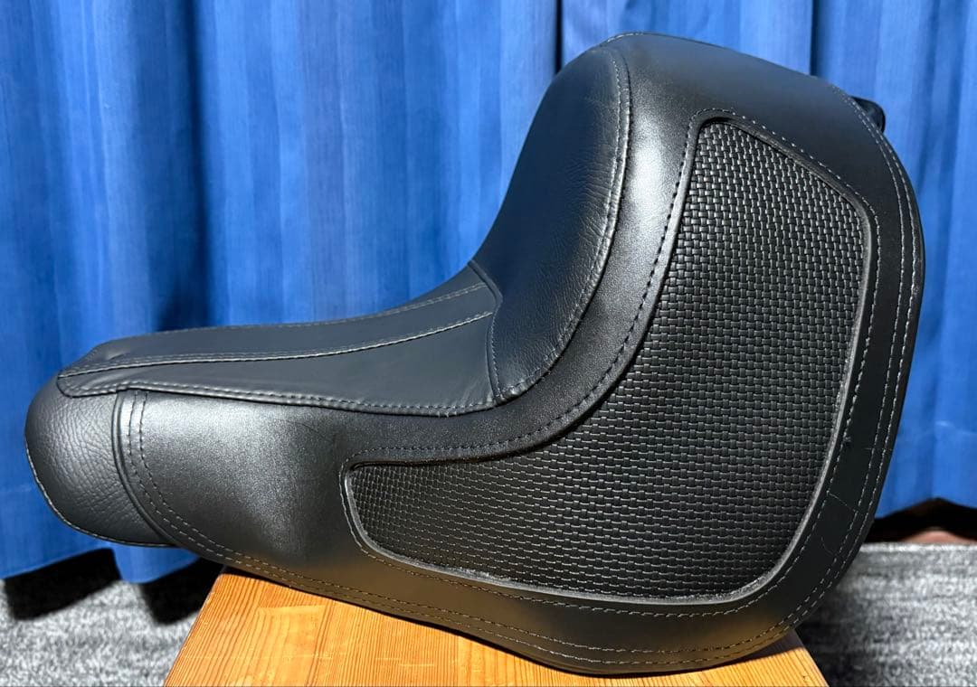 ハーレー ソフテイル 純正 オプション リーチシート ソロシート デラックス