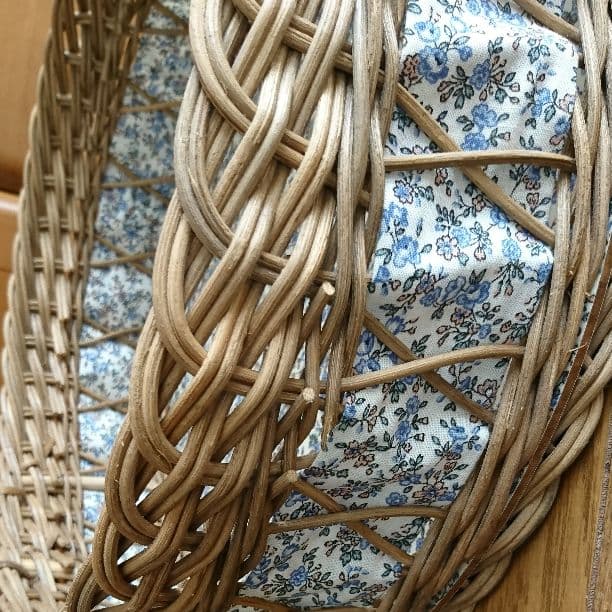 最安値！昔の！可愛いい花柄！底が、硬いお盆の様な大きなガゴ！