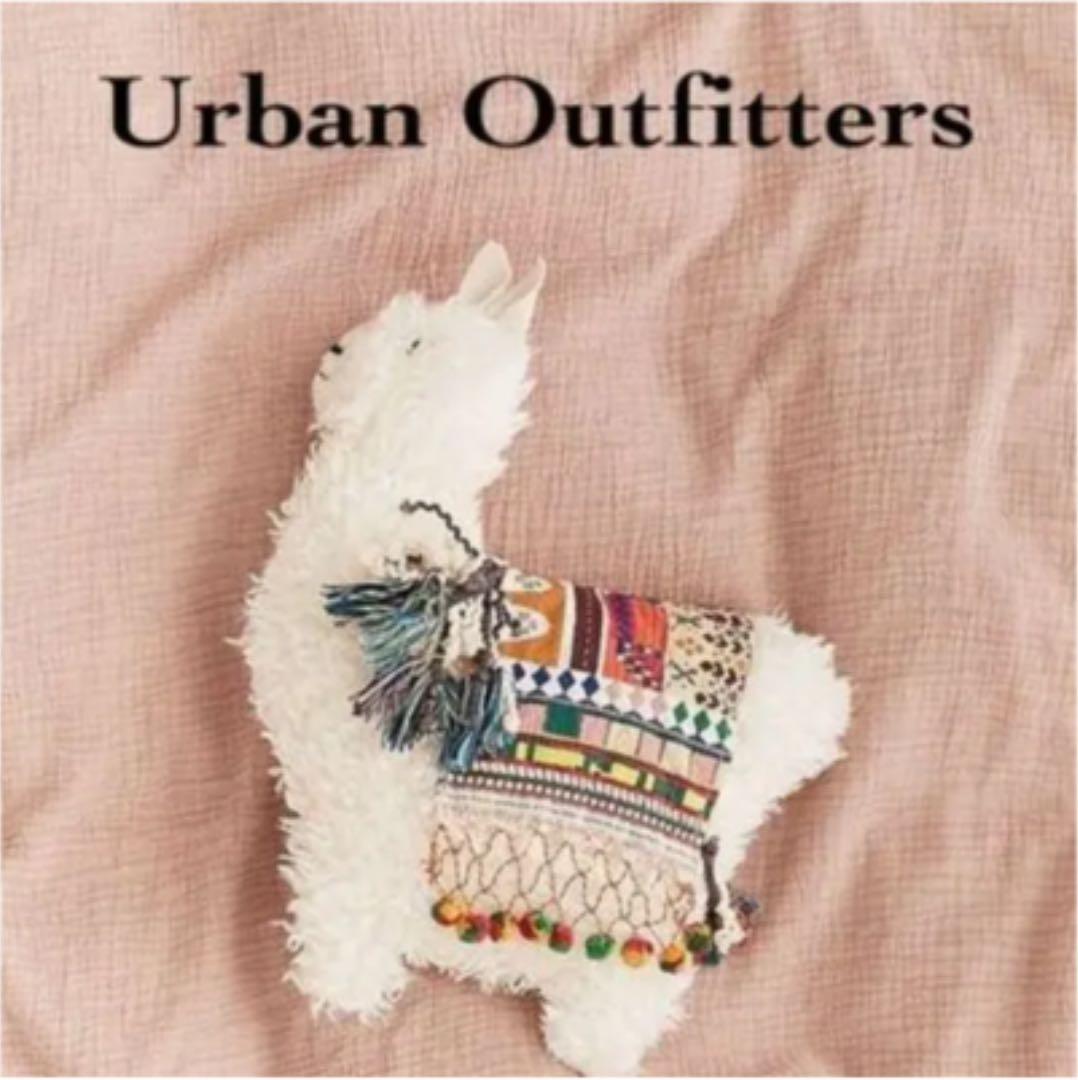 クッション・座布団 UrbanOutfitters Furry Llama Pillow