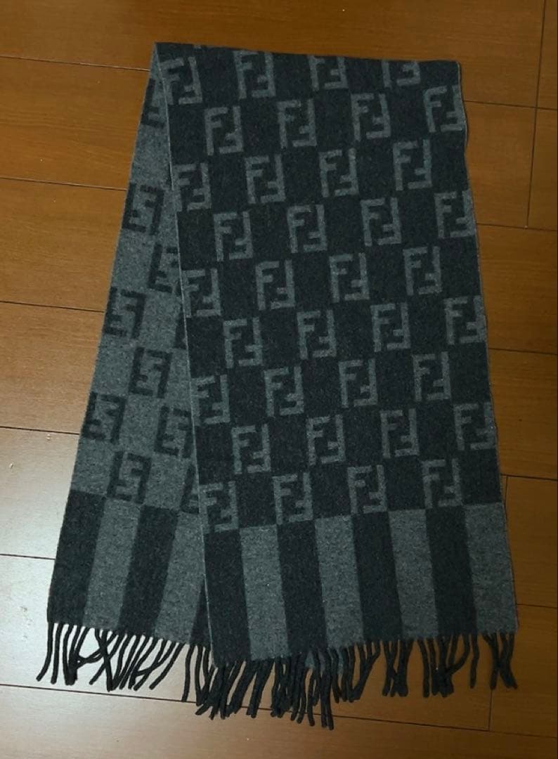 フェンディ　FENDI マフラー　グレー　FFロゴ ウール