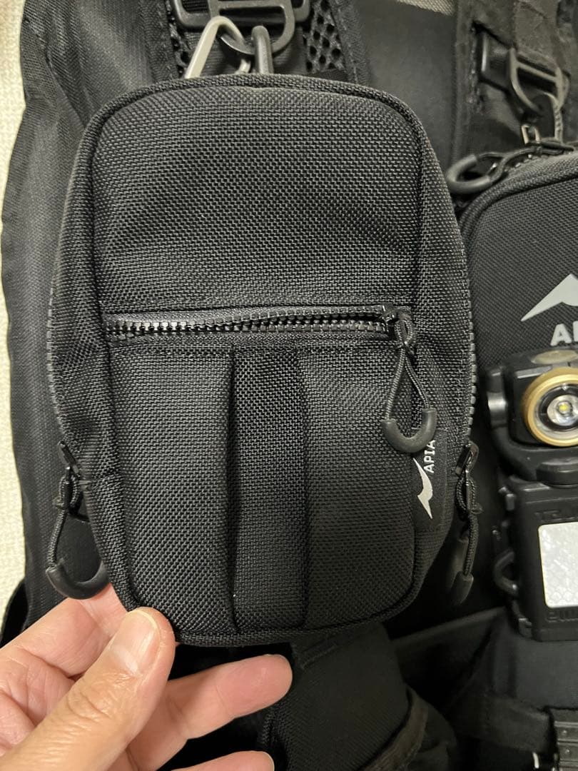 APIAアングラーズサポートベスト Ver.4 ノーネーム　極美品