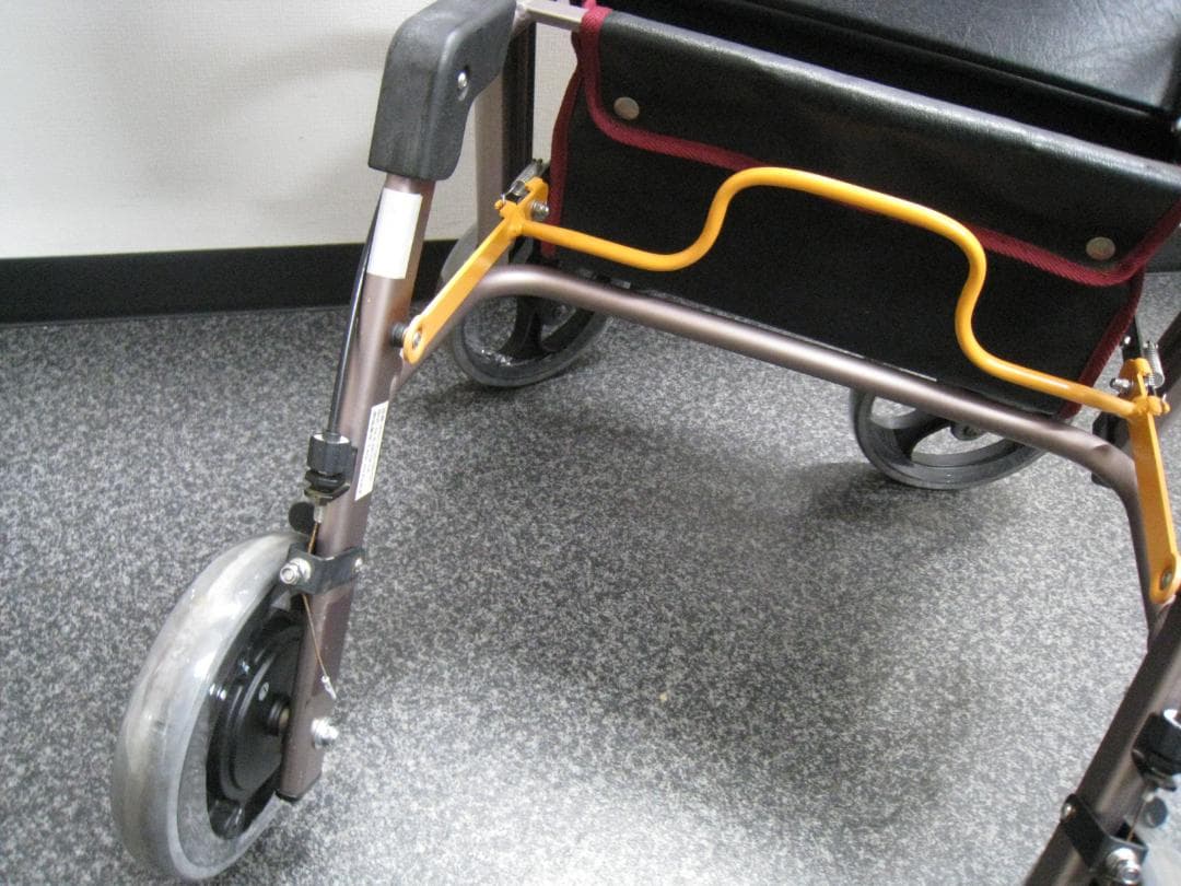 【送料無料】ナブテスコ 前腕支持型歩行車 REHAMO コンパル抑速ブレーキ ①