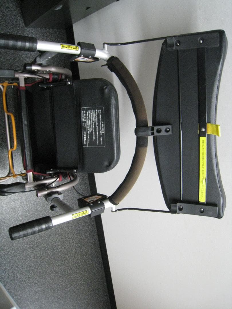 【送料無料】ナブテスコ 前腕支持型歩行車 REHAMO コンパル抑速ブレーキ ①