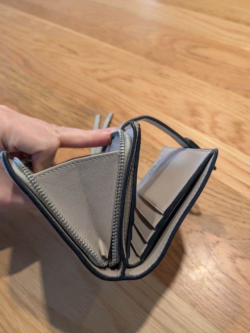 LOEWE 二つ折り財布 ライトグレー