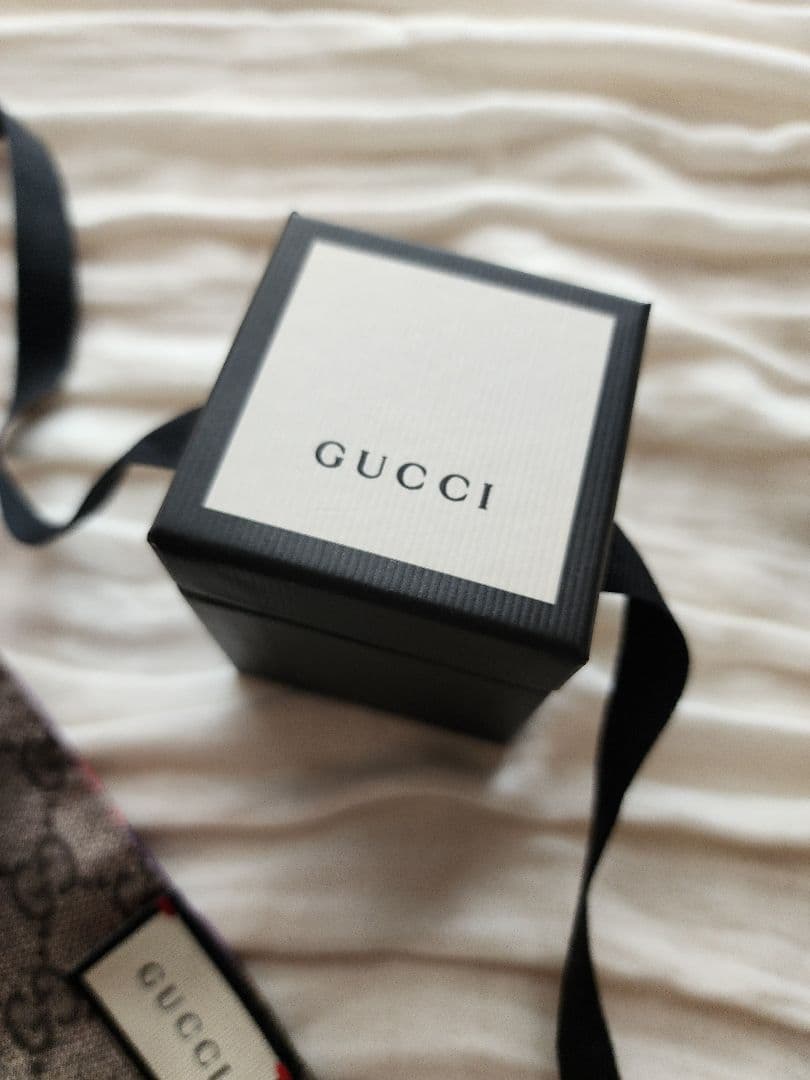 【新品未使用】GUCCI 花柄 GGロゴ スカーフ