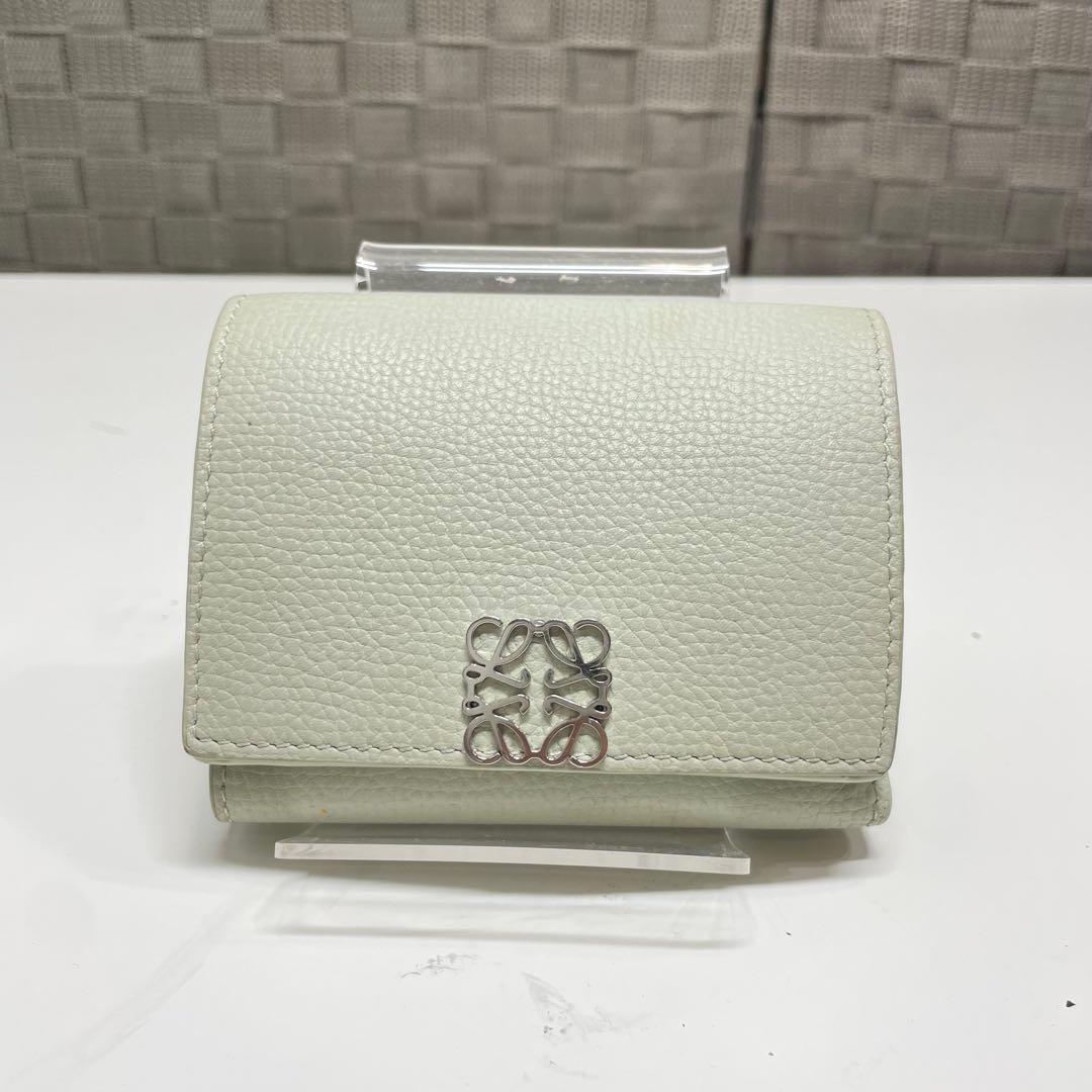 ブ*✨様 LOEWE ライムグリーン トライフォールド　レザー 三つ折り財布