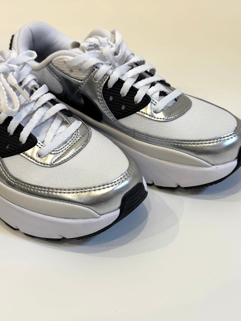 24cm 美品 NIKE AIR MAX LV8 エアマックス 厚底