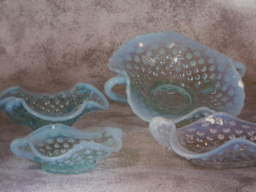 Fenton ブルーオパールセントホブネイル 両ハンドル付きボンボンディッシュ