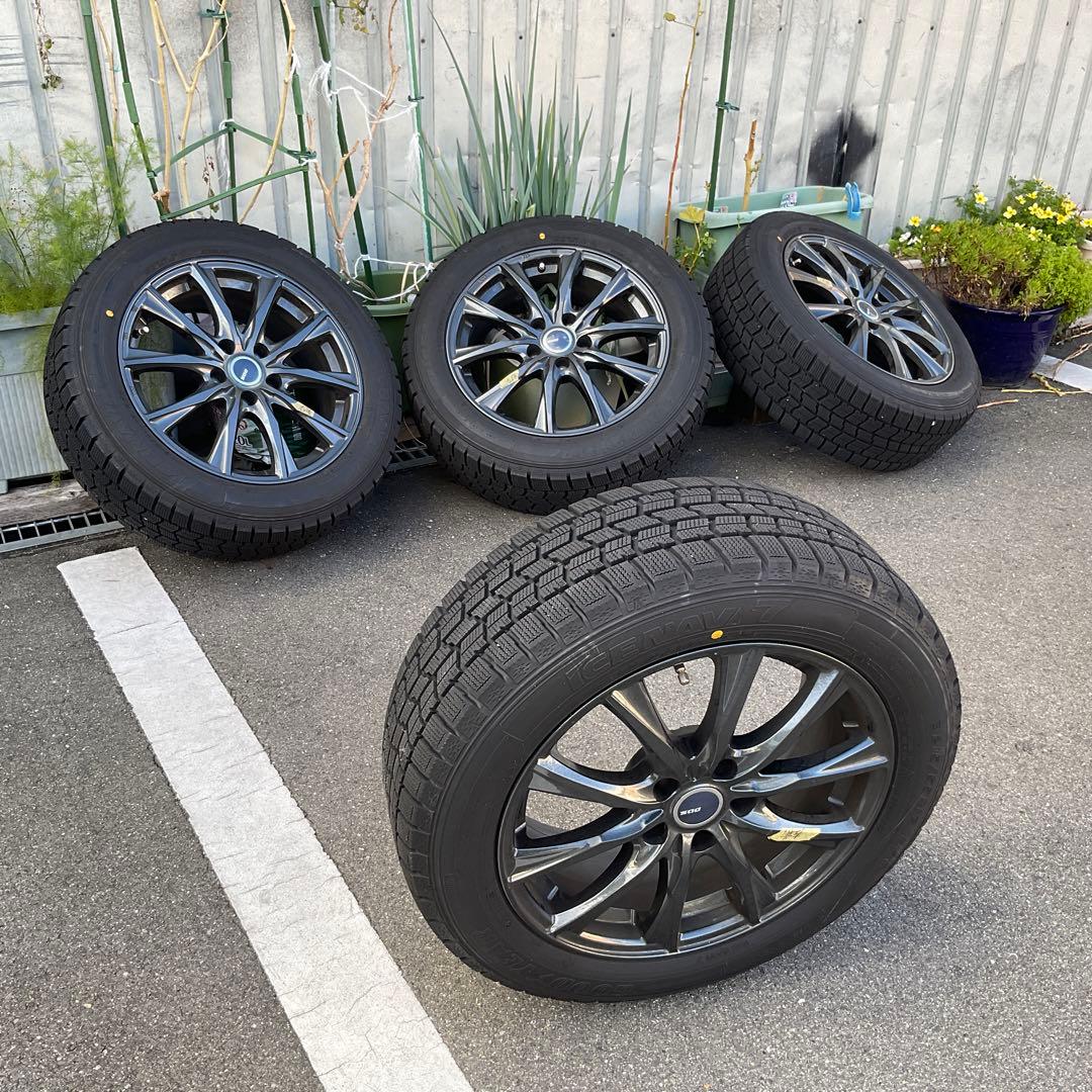 スタッドレスタイヤ 215/55R17 ブラックホイール値下げしました。