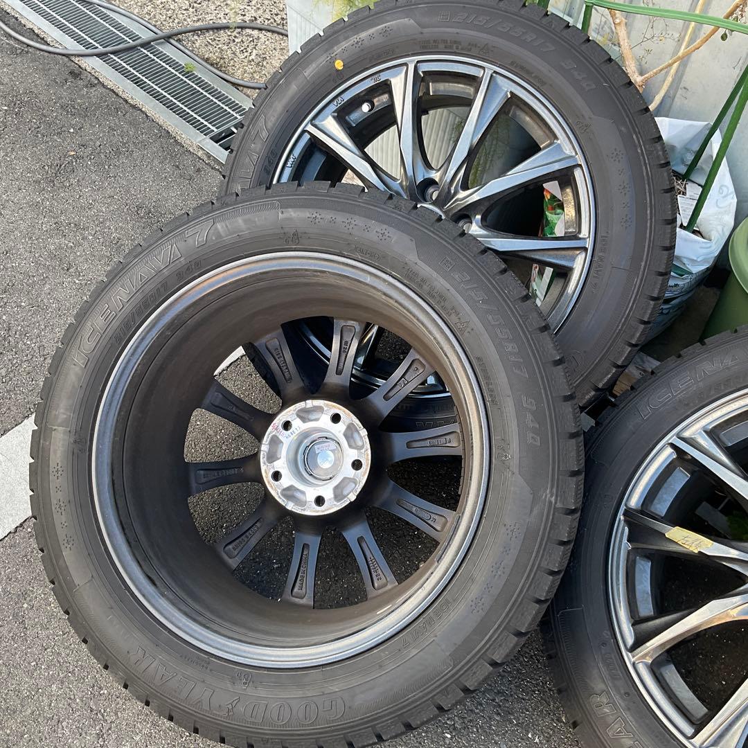 スタッドレスタイヤ 215/55R17 ブラックホイール値下げしました。