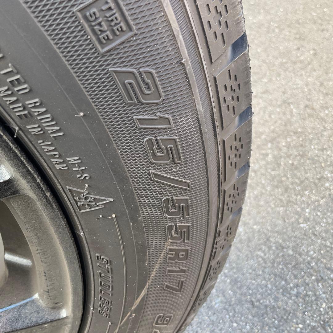 スタッドレスタイヤ 215/55R17 ブラックホイール値下げしました。