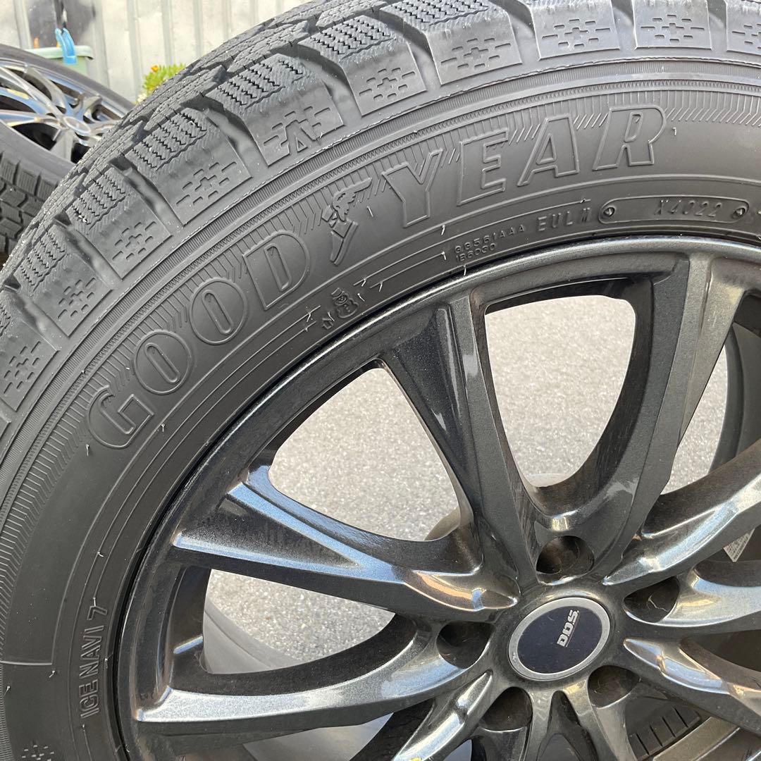 スタッドレスタイヤ 215/55R17 ブラックホイール値下げしました。
