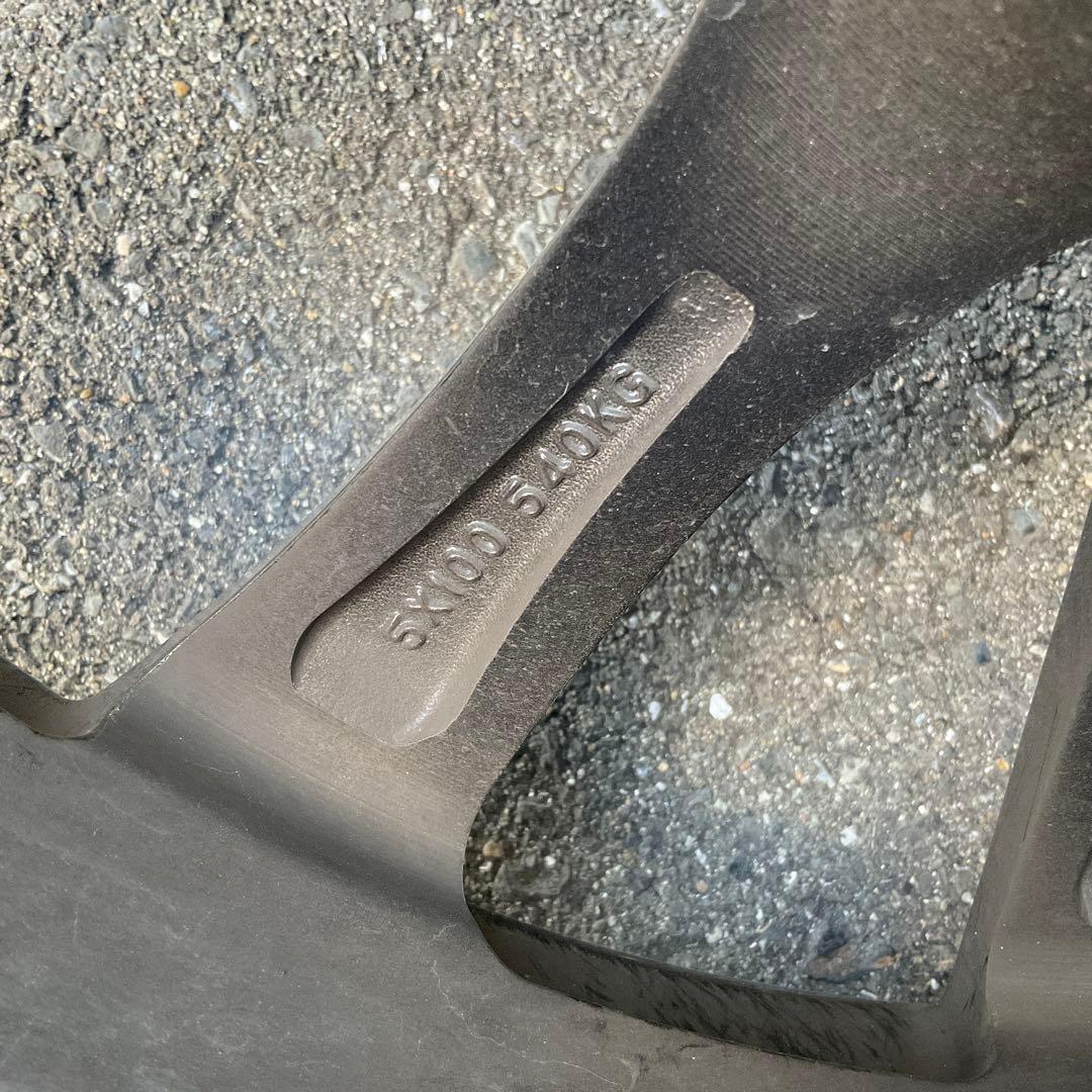 スタッドレスタイヤ 215/55R17 ブラックホイール値下げしました。