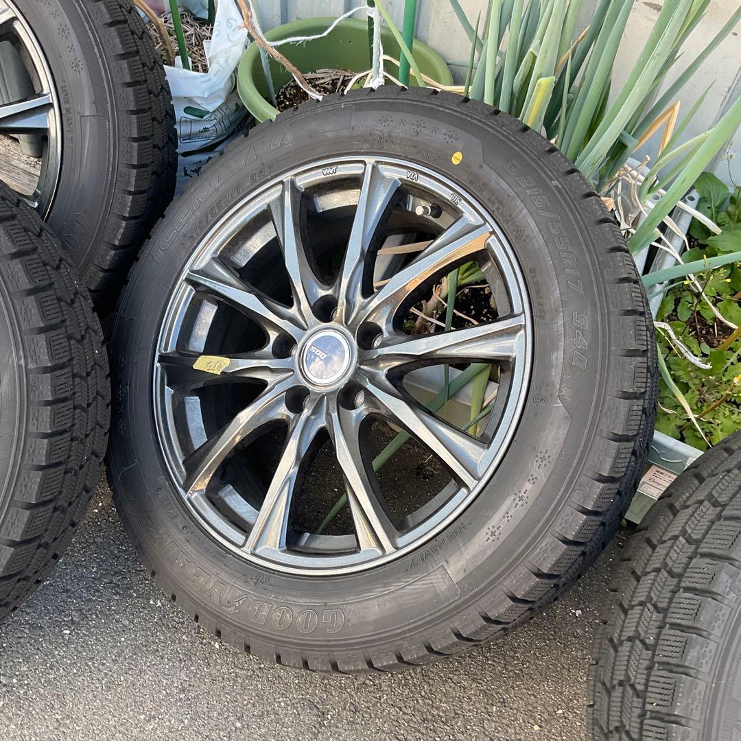 スタッドレスタイヤ 215/55R17 ブラックホイール値下げしました。
