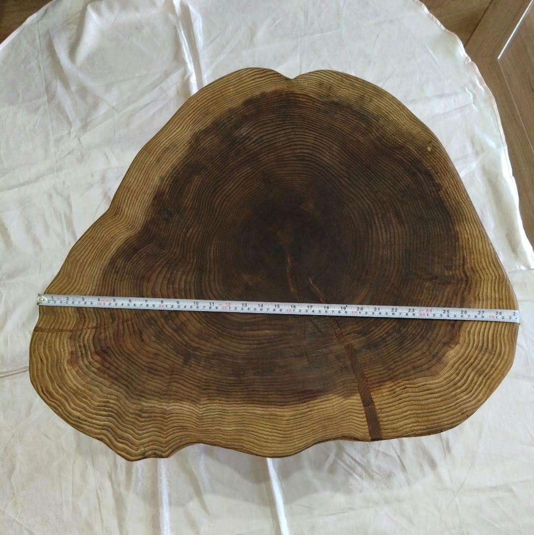 杉の輪切のローテーブル㉙　樹齢約100年の杉の自然木の年輪❕３本脚は太い檜を使用