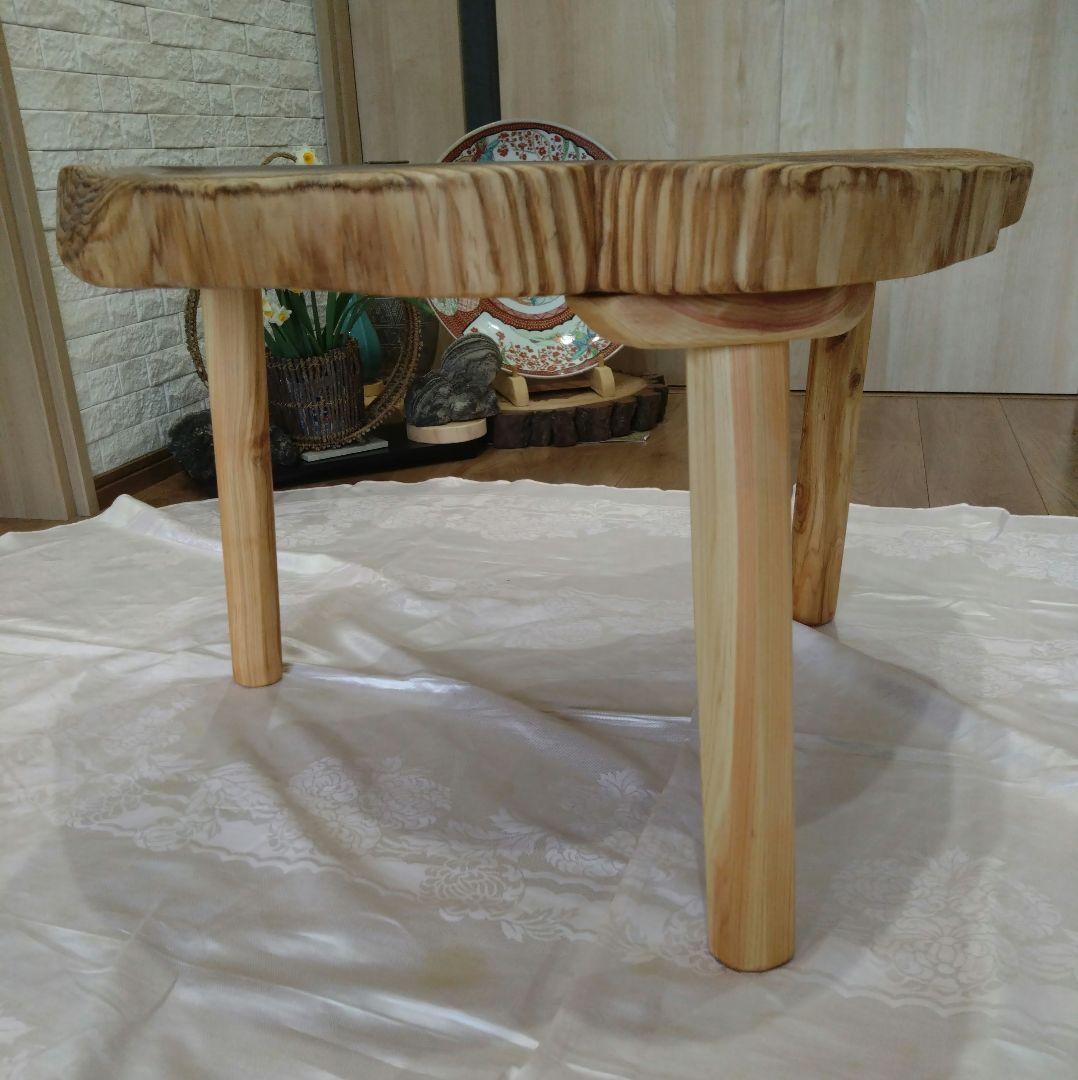 杉の輪切のローテーブル㉙　樹齢約100年の杉の自然木の年輪❕３本脚は太い檜を使用