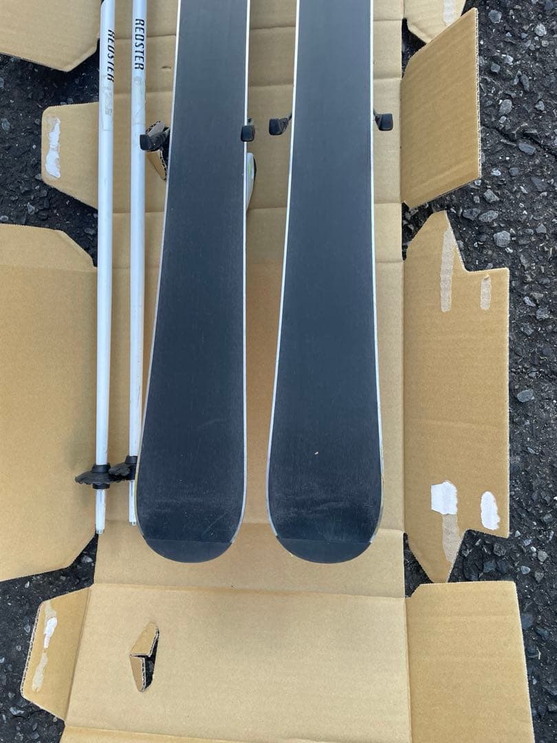 HEAD、ATOMIC ジュニアスキー板+ストック＋ブーツセット