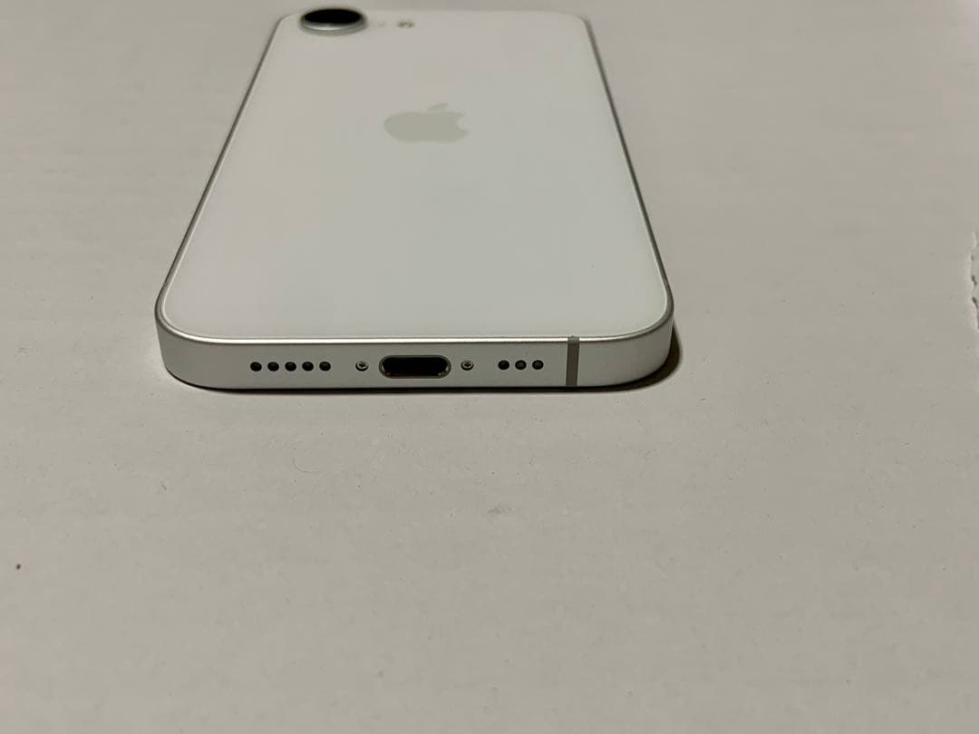 u*.様 Apple iPhone 16 e ホワイト 本体 SIMフリー