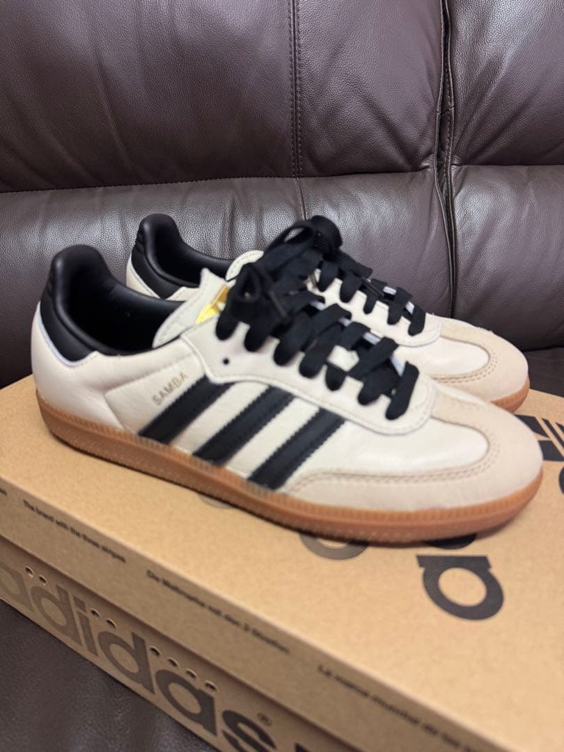 adidas サンバクリーム/ブラック　ブラック紐 超美品　23.5cm